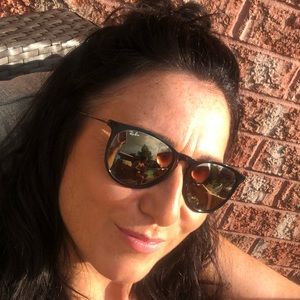 Meet your Posher, Lynda